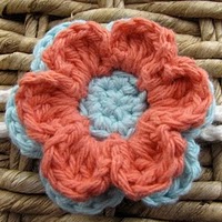 6 Petal flower free crochet pattern