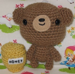 bear and honey Electric Yarn Ball Winder? Yup, you read that right.